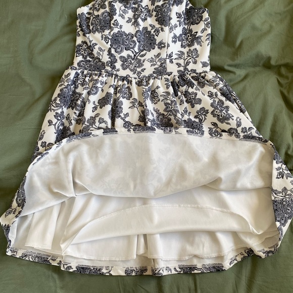 Floral black and white dress - Picture 4 of 4